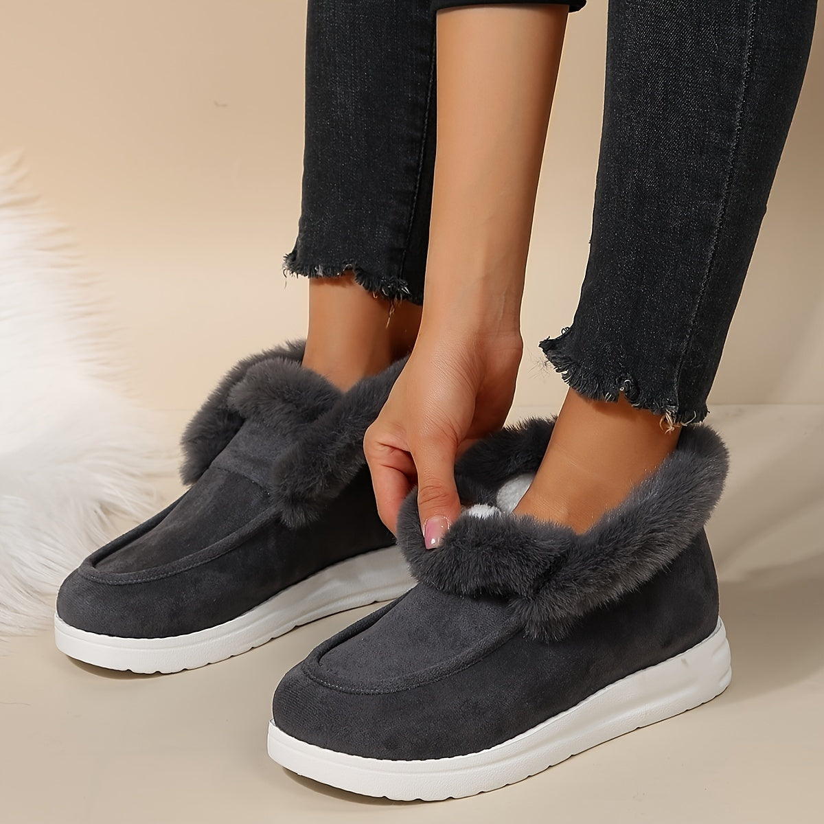 Womens Fluffy Furry Snow Boots Winter Thermal Slip On Flat Ankle Boots Outdoor Warm Short Boots