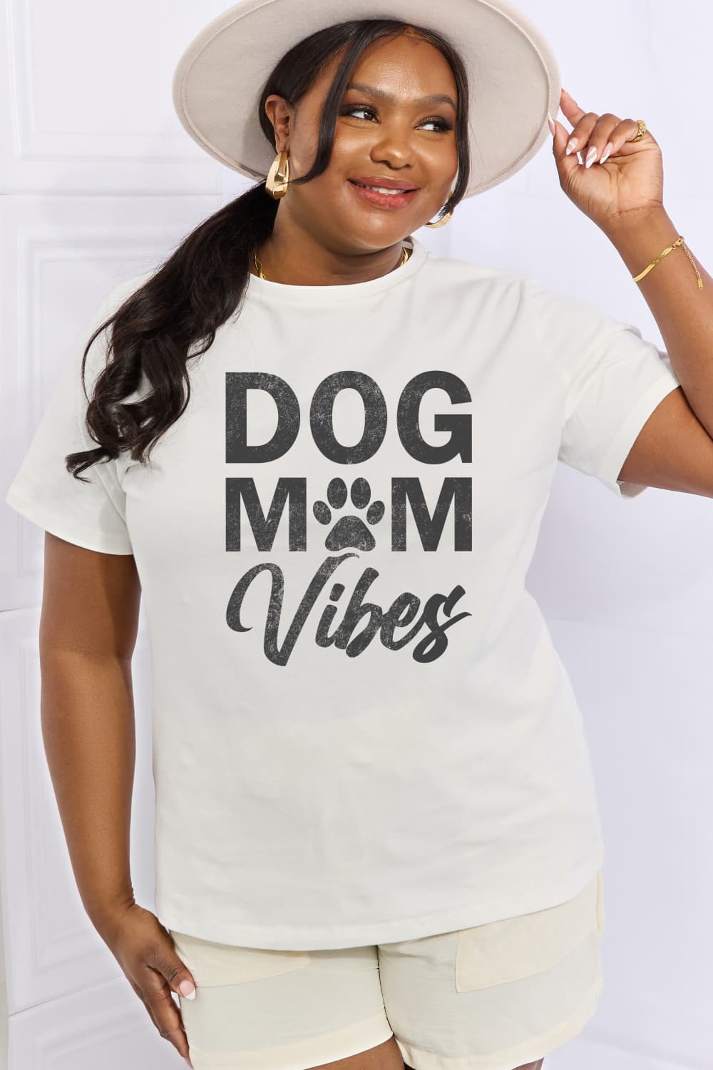 Simply Love Full Size DOG MOM VIBES Graphic Cotton Tee