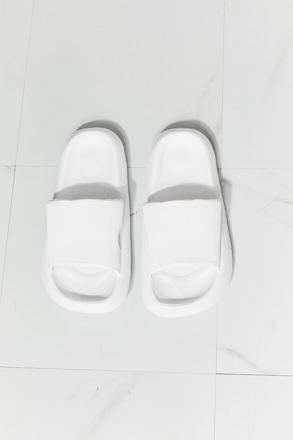 MMShoes Arms Around Me Open Toe Slide in White